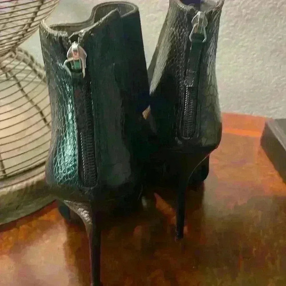 Steve Maddon NWOT Size 8.5 Tripplee Sexy 5” leather up bootie, Zipper Closure, - Picture 3 of 6